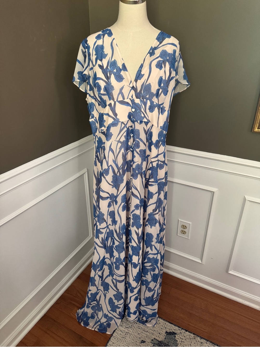Hutch Floral Print Maxi dress. Size 18W. New without tags.